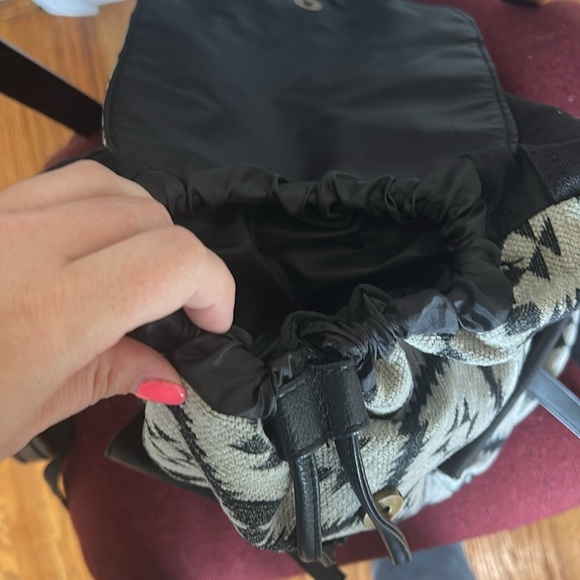 ▪️Geometric Pattern Backpack - Picture 6 of 7